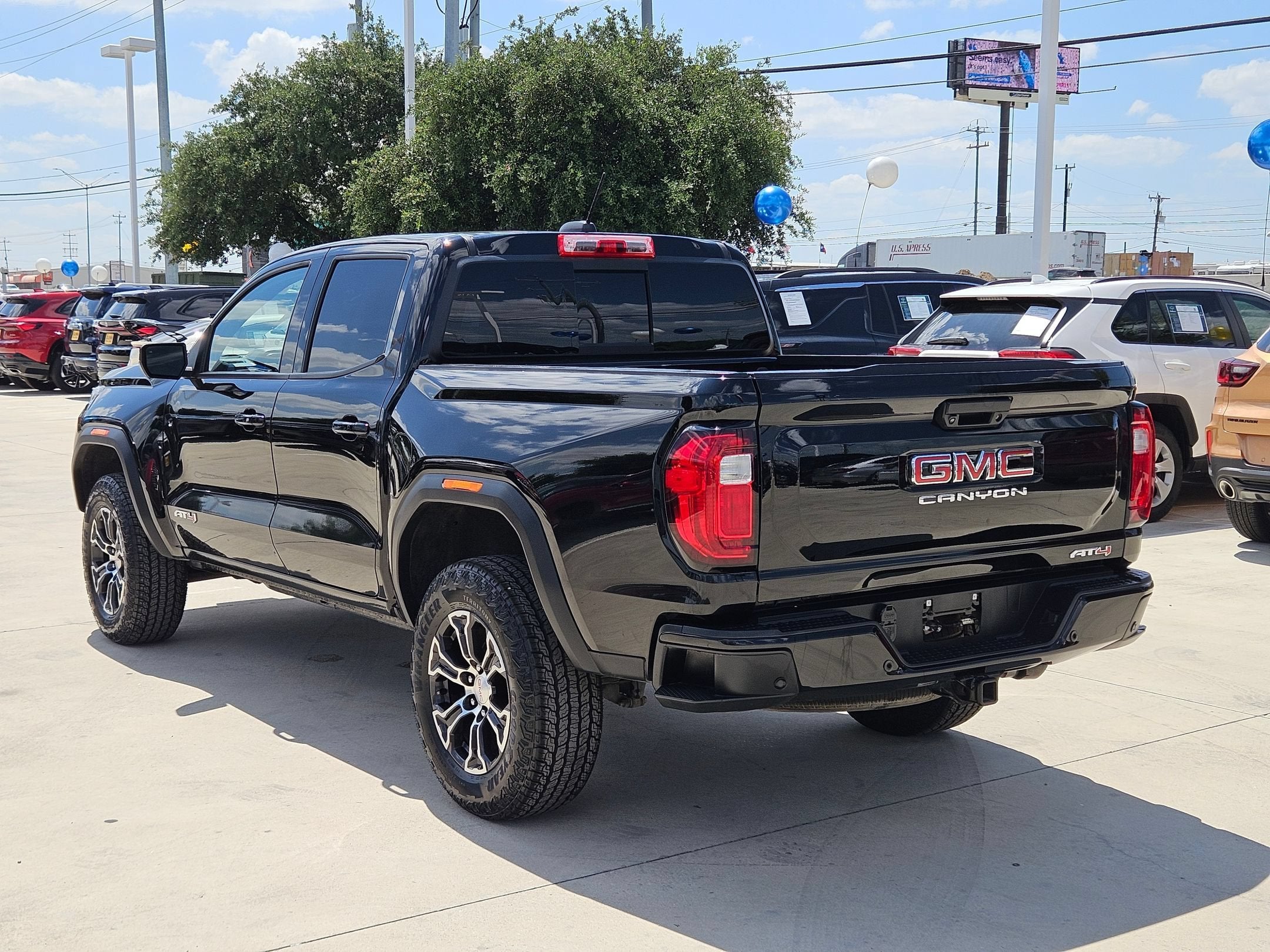 2024 GMC Canyon 4WD AT4