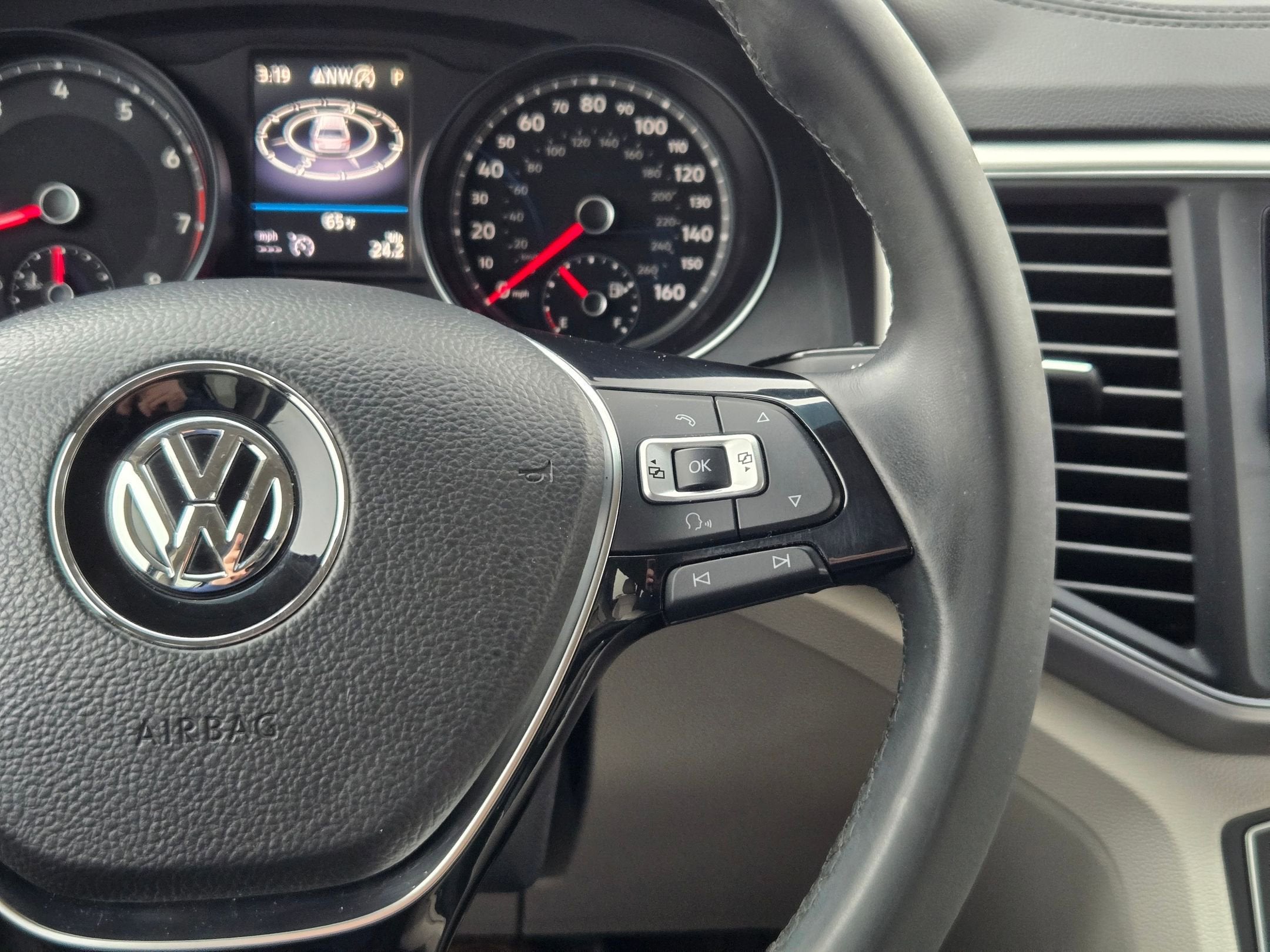 2018 Volkswagen Atlas 3.6L V6 SE w/Technology