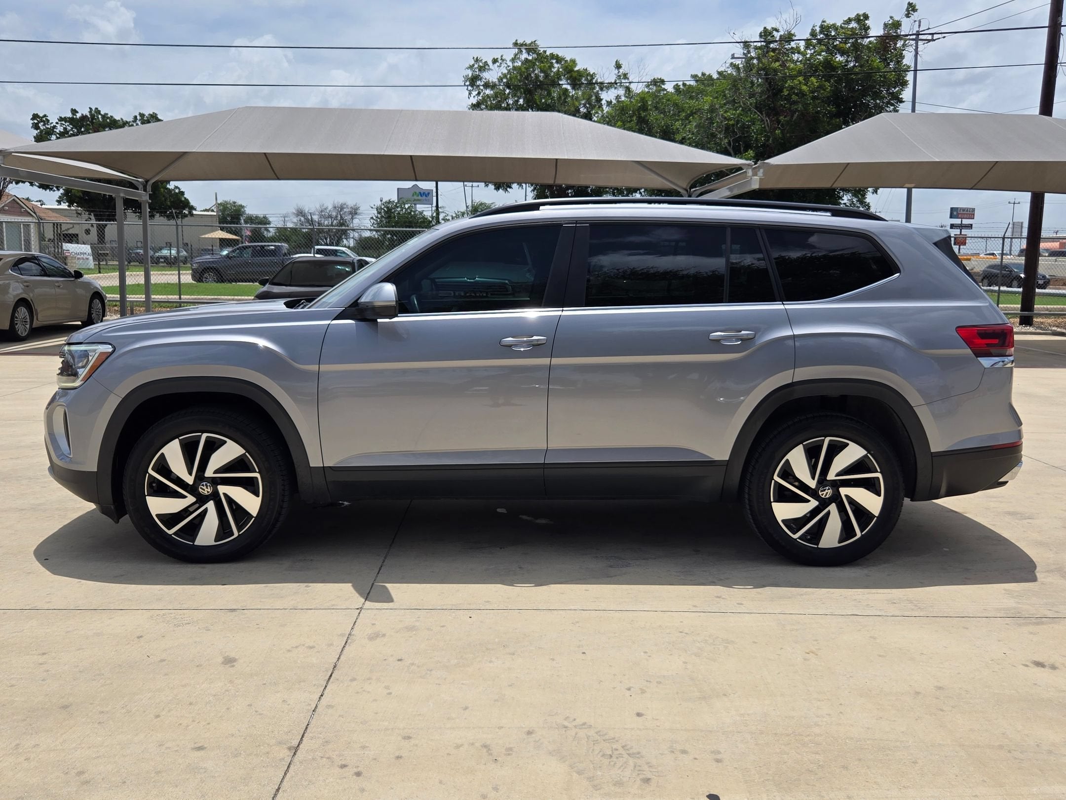 2024 Volkswagen Atlas 2.0T SE w/Technology