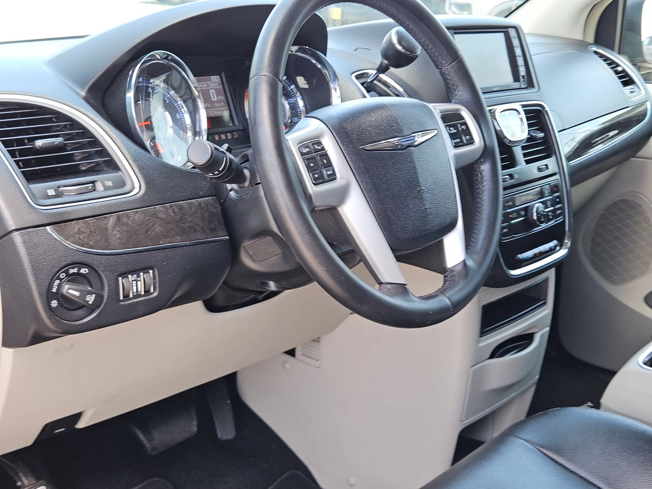 2016 Chrysler Town & Country Touring