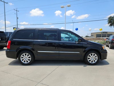 2016 Chrysler Town & Country Touring