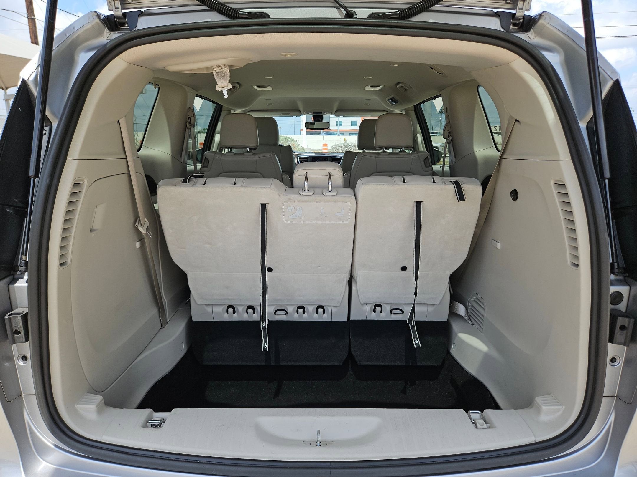 2021 Chrysler Voyager LXI