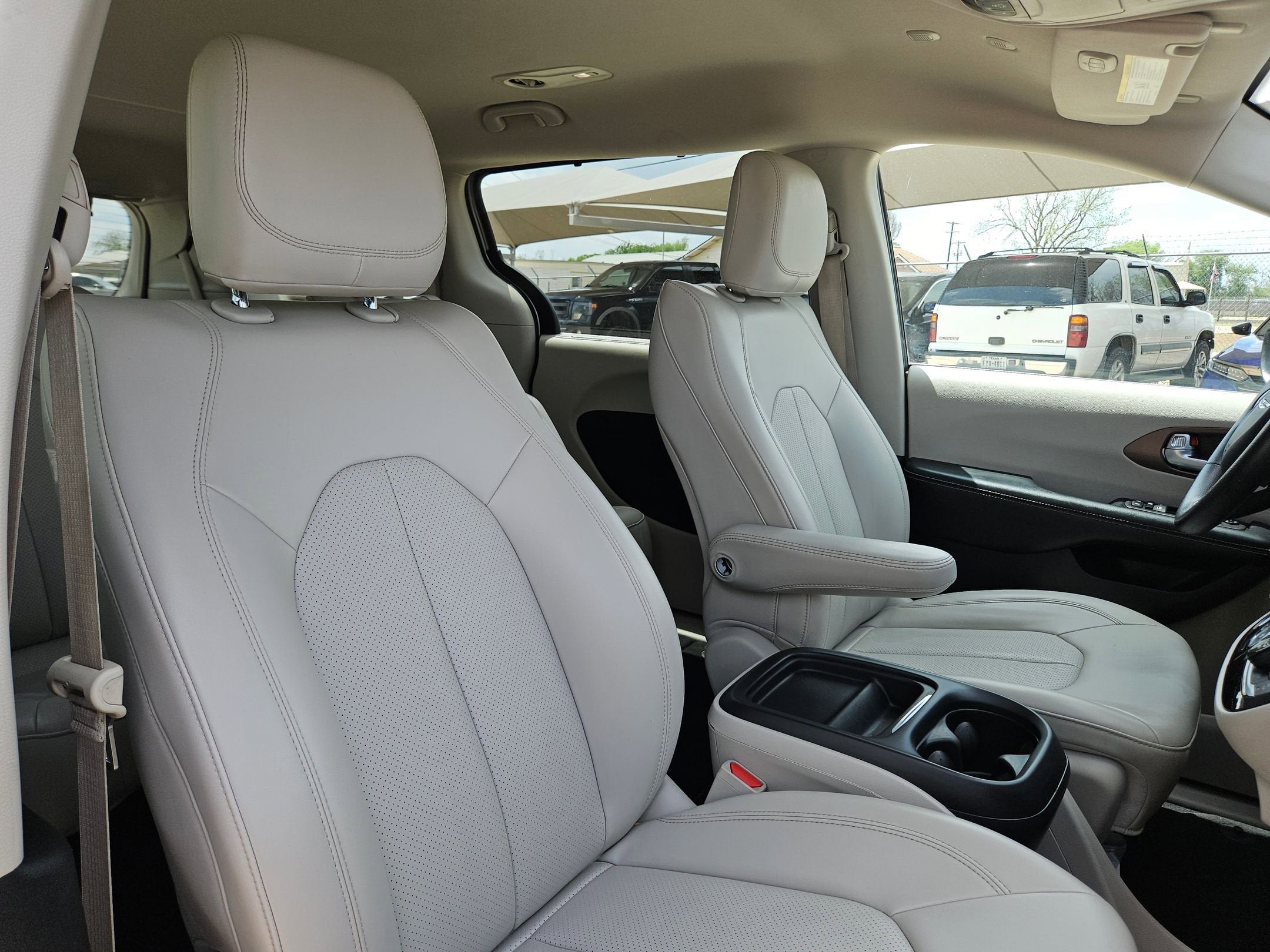 2021 Chrysler Voyager LXI