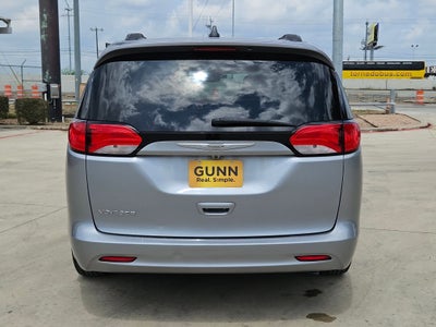 2021 Chrysler Voyager LXI