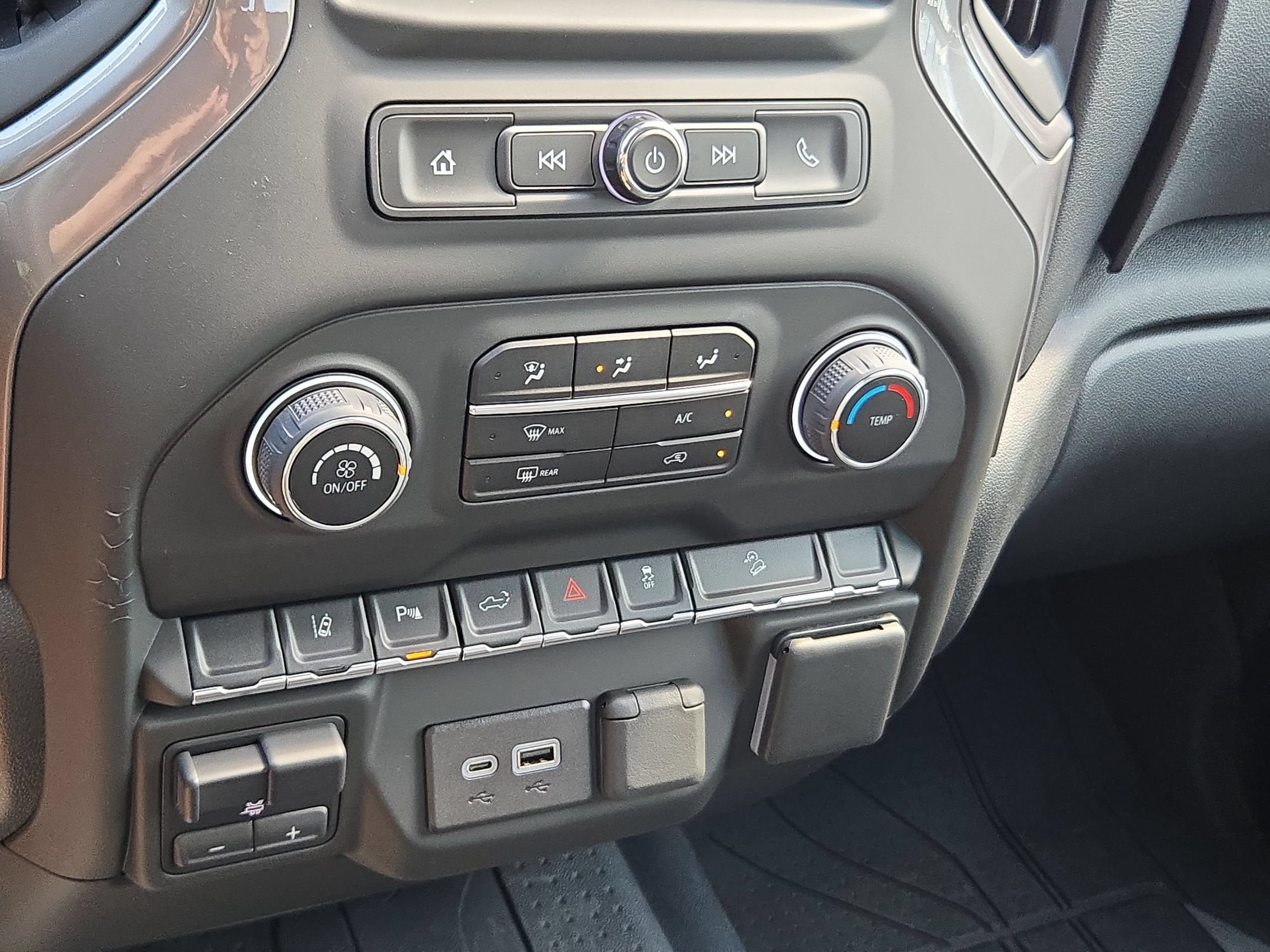 2024 Chevrolet Silverado 2500HD Custom