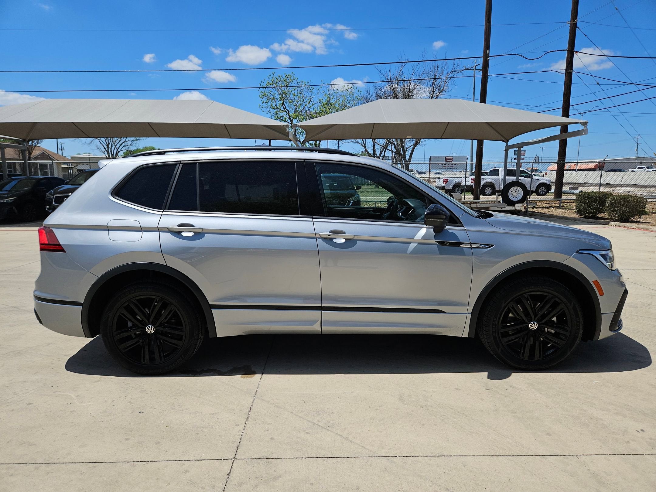 2022 Volkswagen Tiguan SE R-Line Black