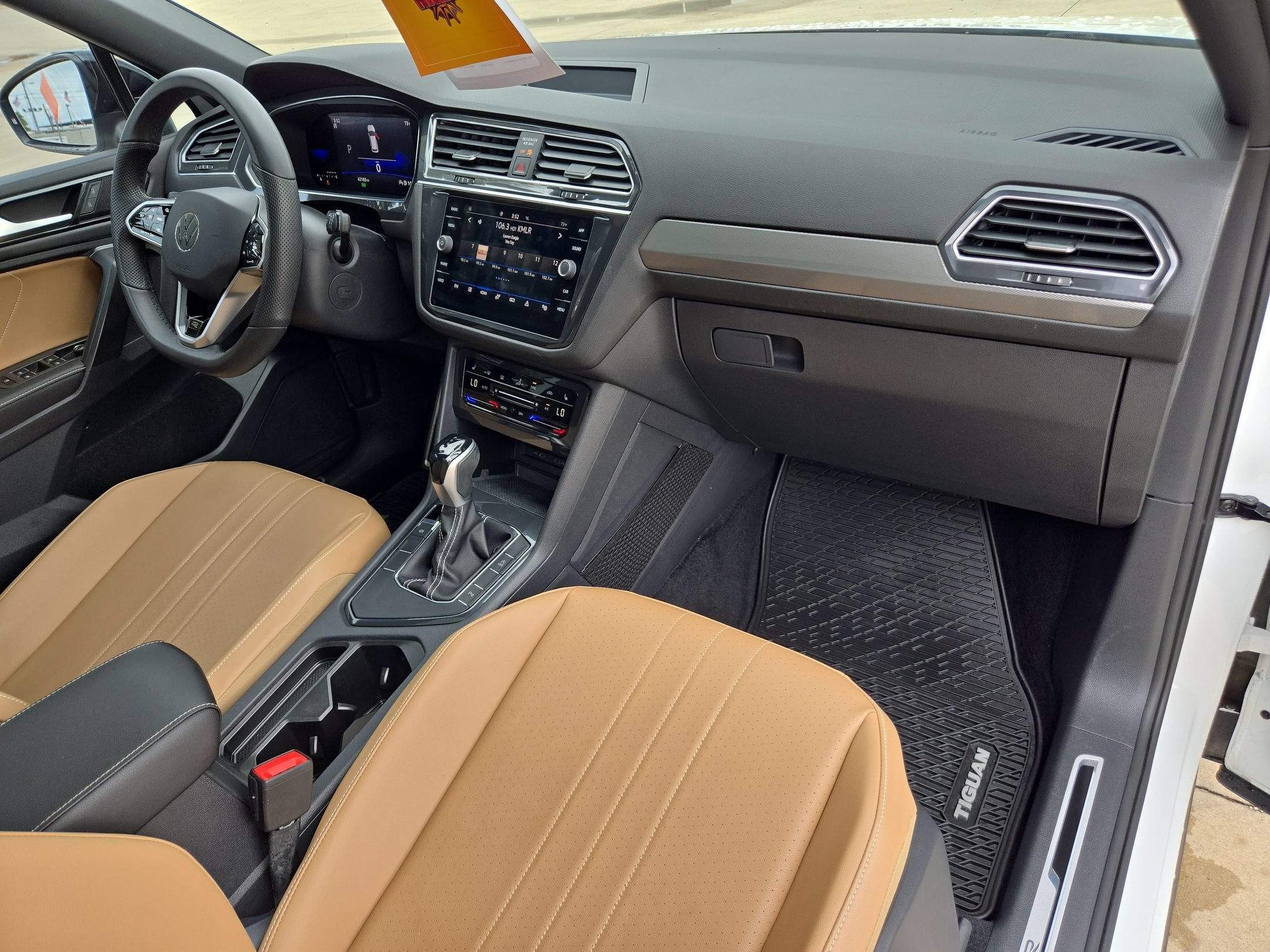 2022 Volkswagen Tiguan SE R-Line Black