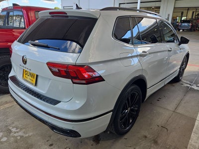 2022 Volkswagen Tiguan SE R-Line Black