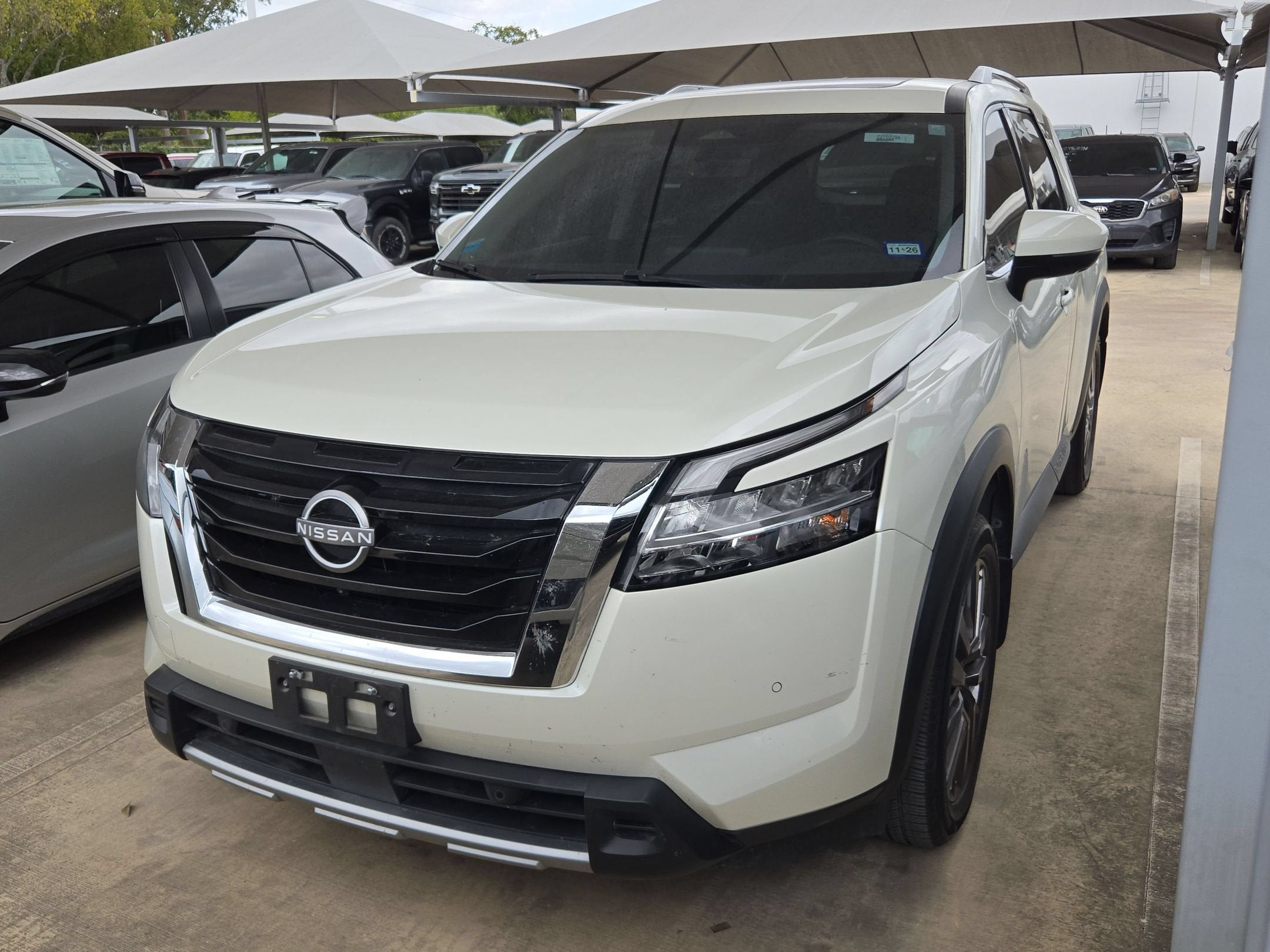 2024 Nissan Pathfinder SL