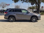 2017 Toyota Highlander SE