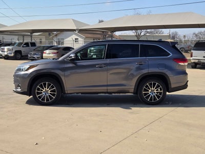 2017 Toyota Highlander SE