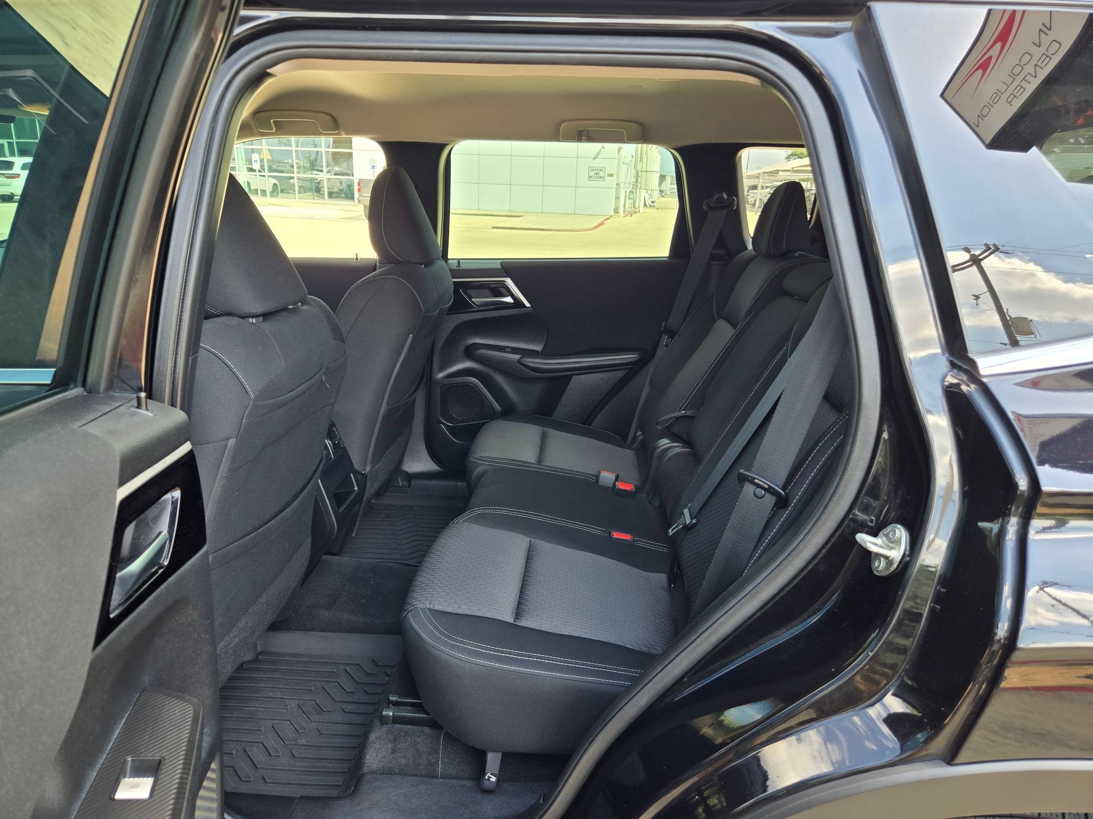 2023 Mitsubishi Outlander ES