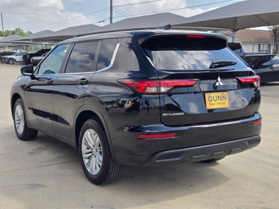 2023 Mitsubishi Outlander ES