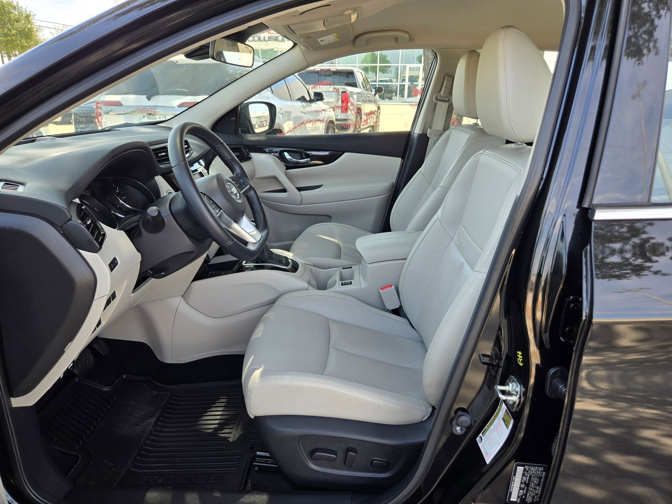 2022 Nissan Rogue Sport SL