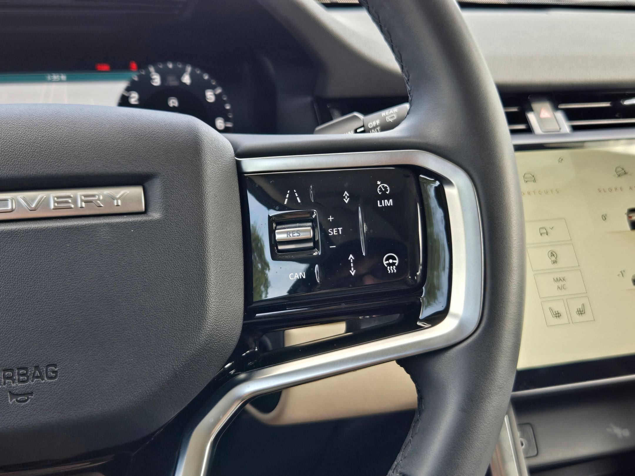 2025 Land Rover Discovery Sport S