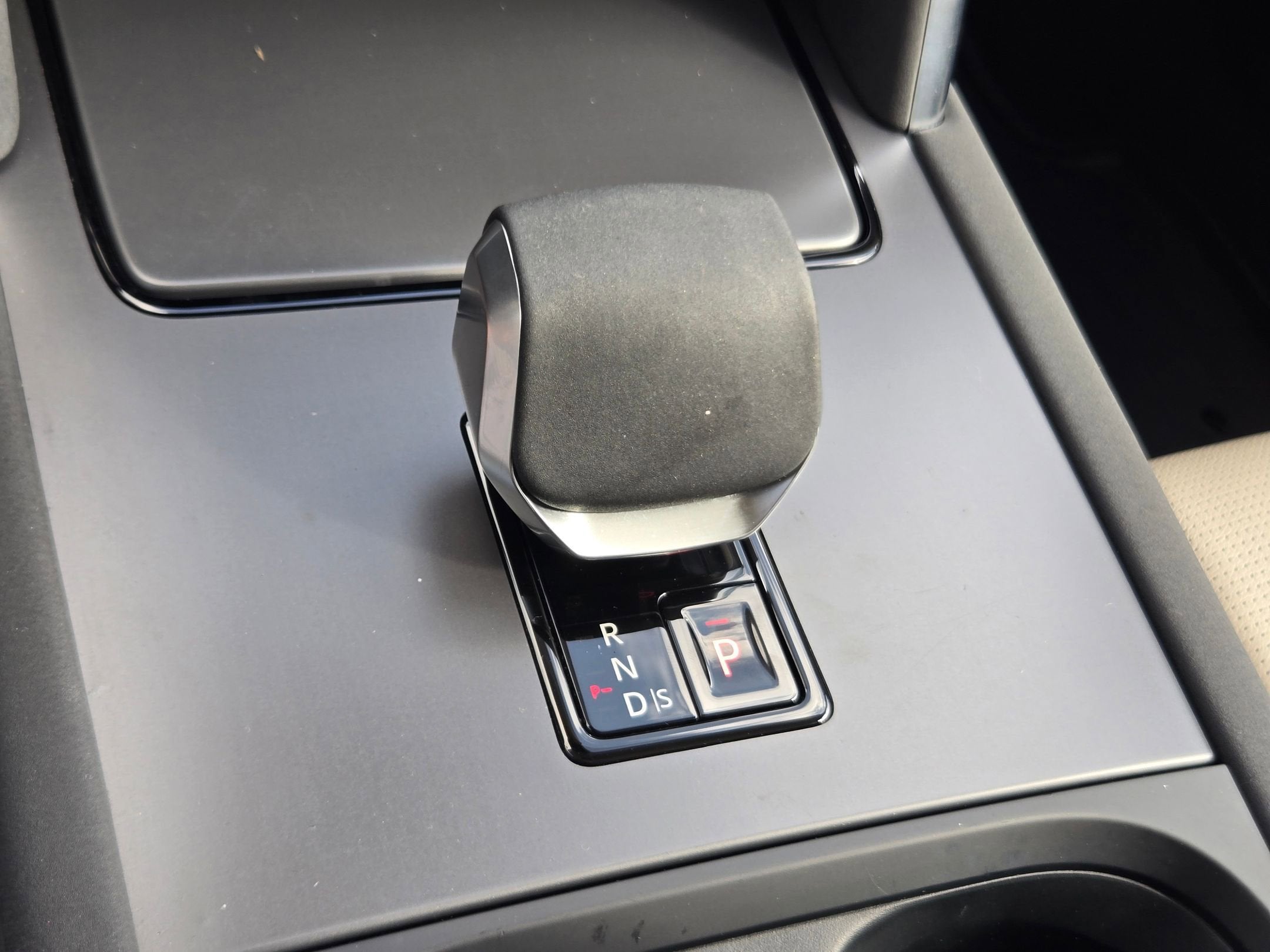 2025 Land Rover Discovery Sport S