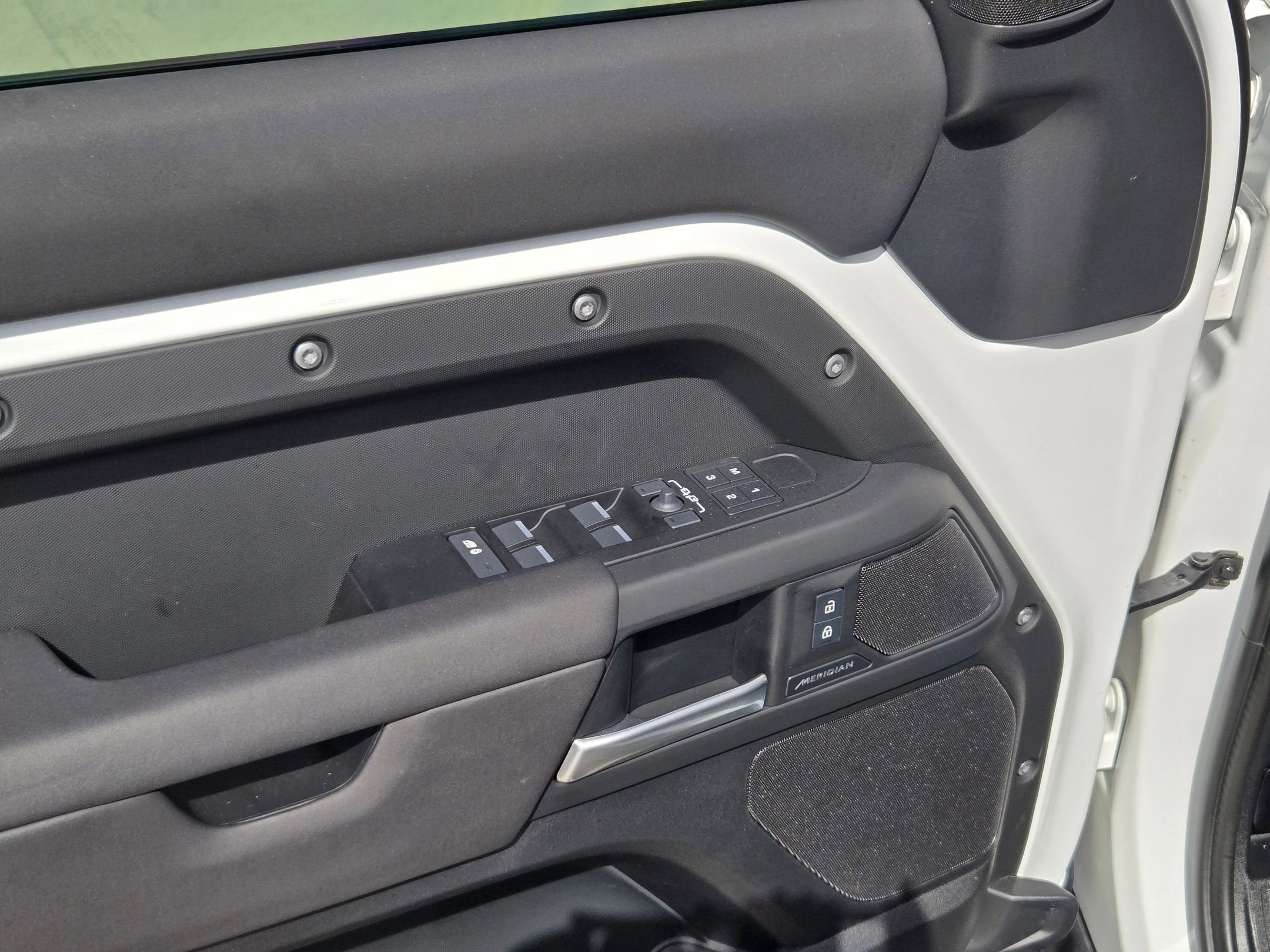 2025 Land Rover Defender S