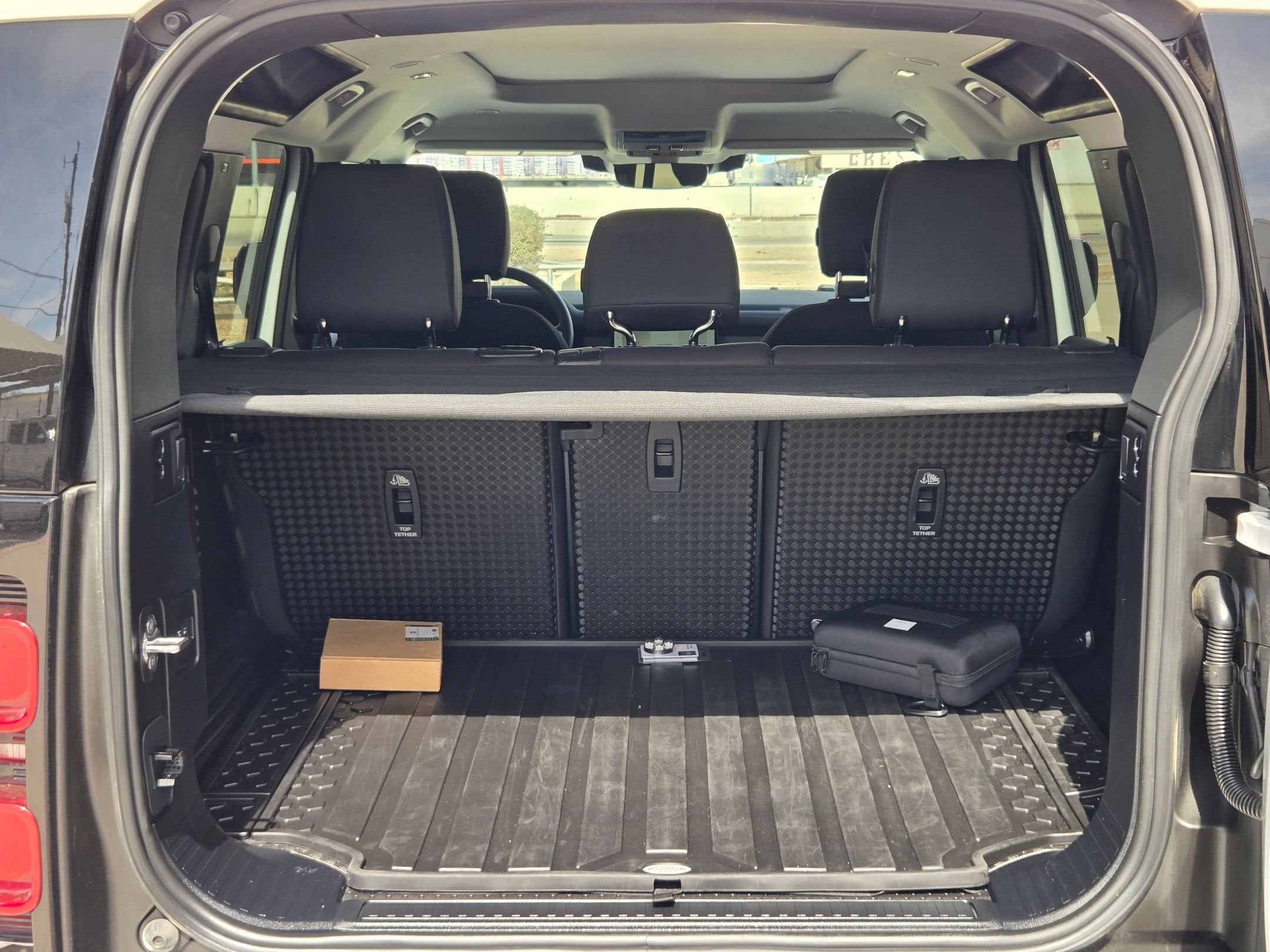 2025 Land Rover Defender S