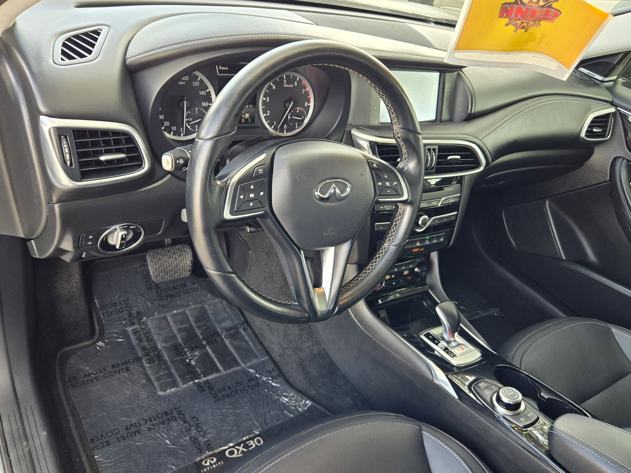 2017 INFINITI QX30 Premium