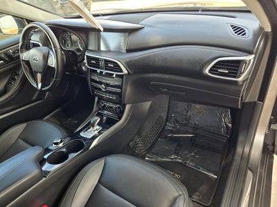 2017 INFINITI QX30 Premium