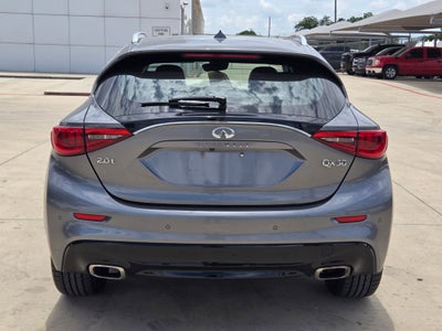 2017 INFINITI QX30 Premium