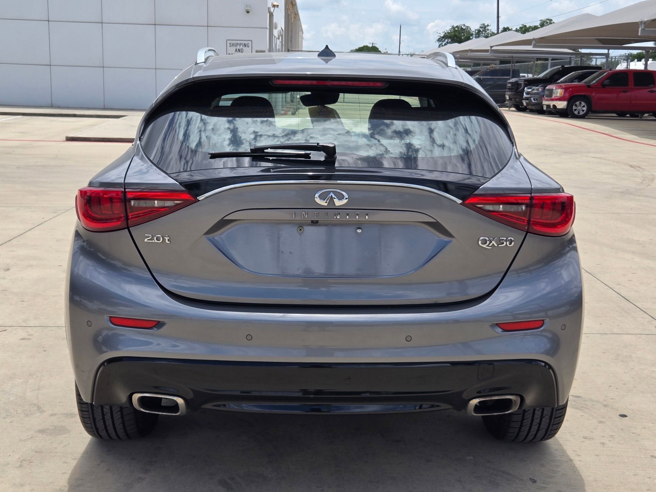 2017 INFINITI QX30 Premium