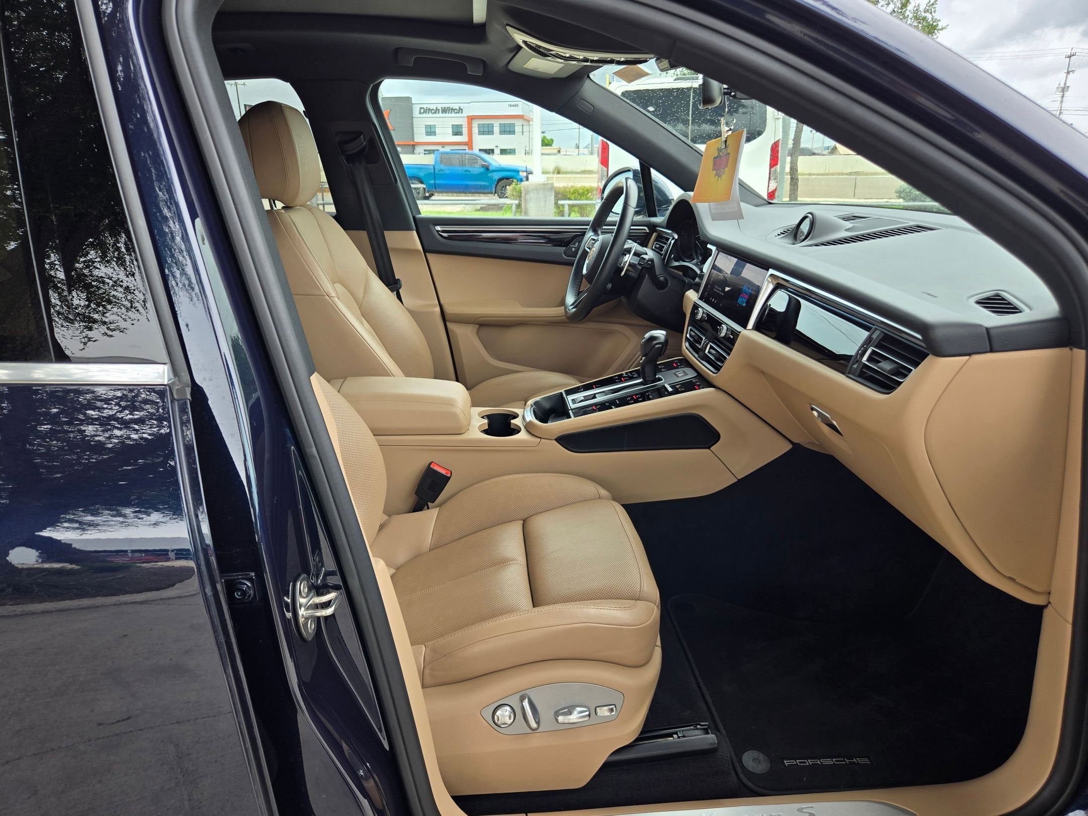 2023 Porsche Macan S