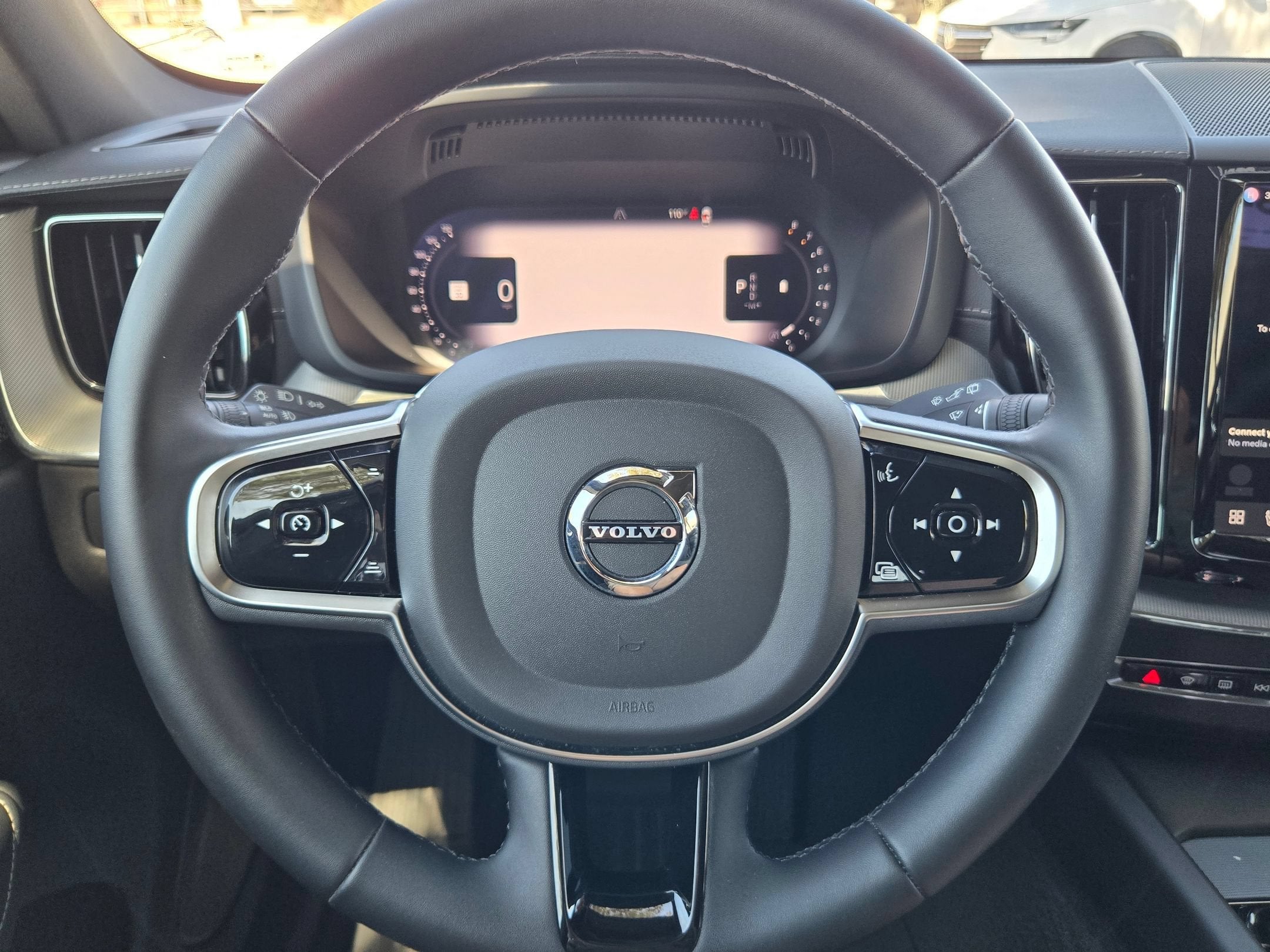 2023 Volvo XC60 Ultimate Dark Theme