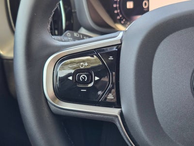 2023 Volvo XC60 Ultimate Dark Theme