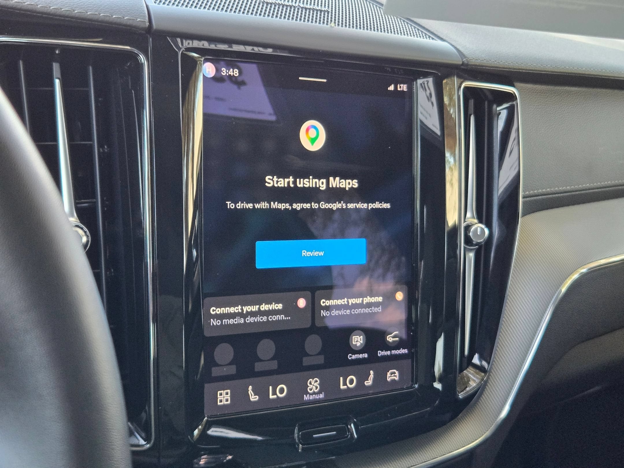 2023 Volvo XC60 Ultimate Dark Theme