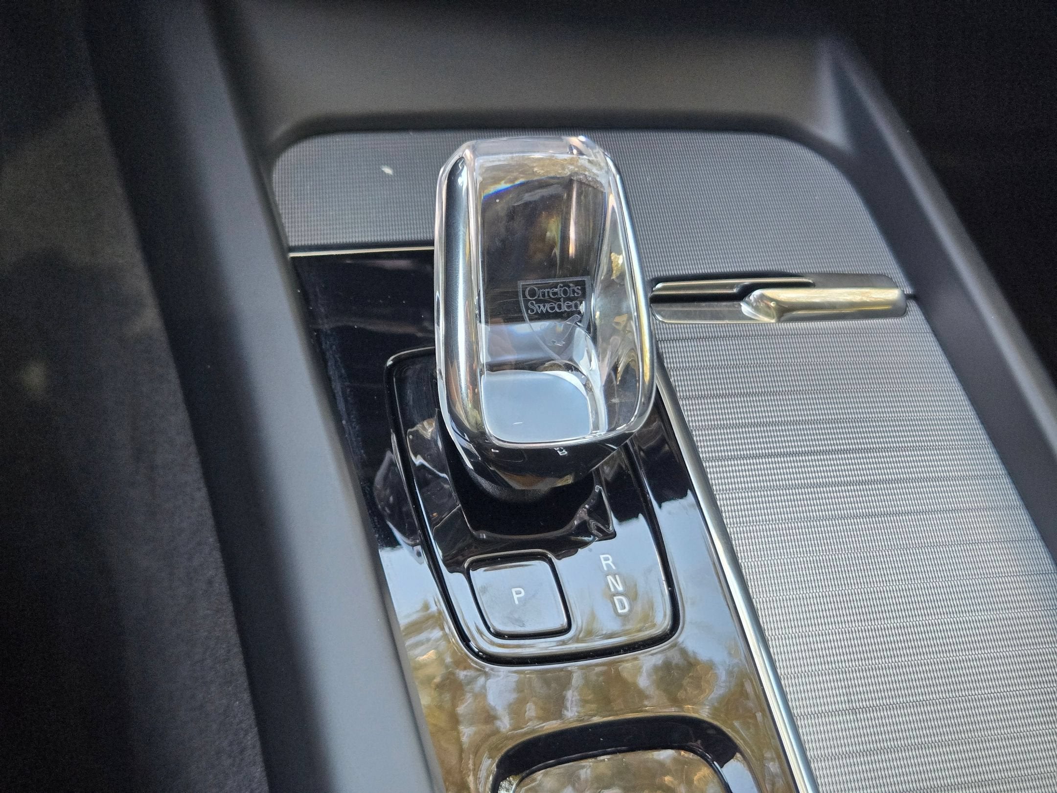 2023 Volvo XC60 Ultimate Dark Theme