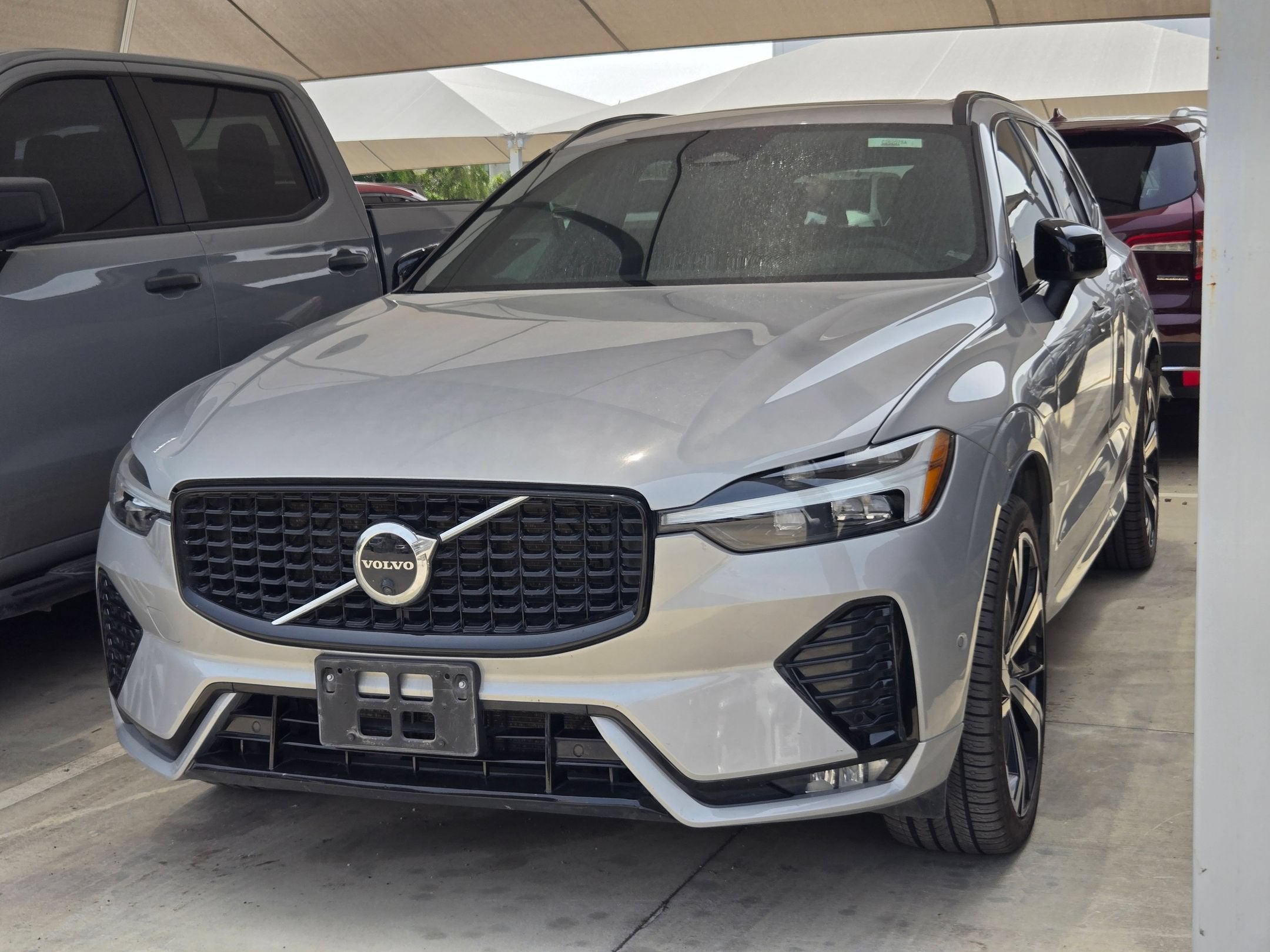 2023 Volvo XC60 Ultimate Dark Theme