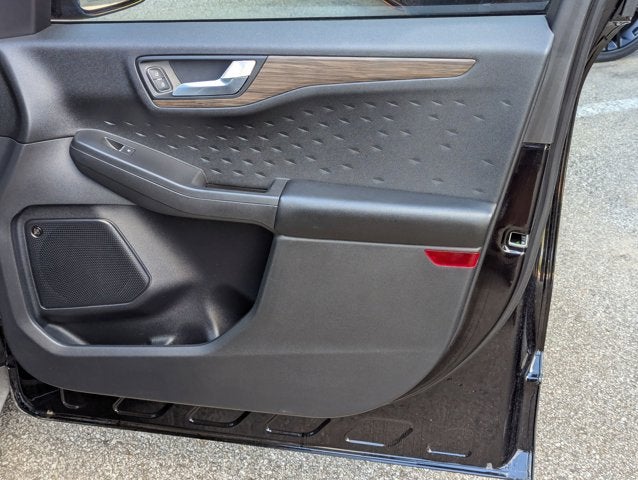 2020 Ford Escape Titanium Hybrid