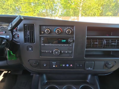 2025 Chevrolet Express Passenger LT