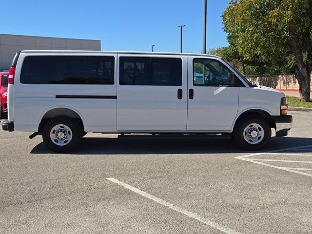 2025 Chevrolet Express Passenger LT