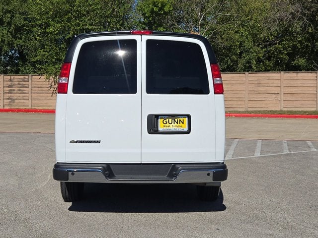 2025 Chevrolet Express Passenger LT