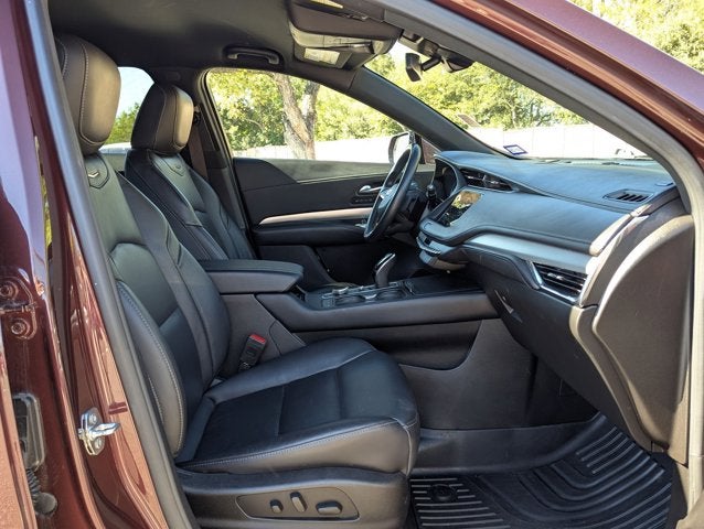 2023 Cadillac XT4 FWD Premium Luxury