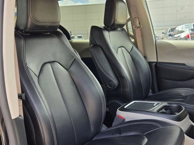 2023 Chrysler Pacifica Hybrid Touring L