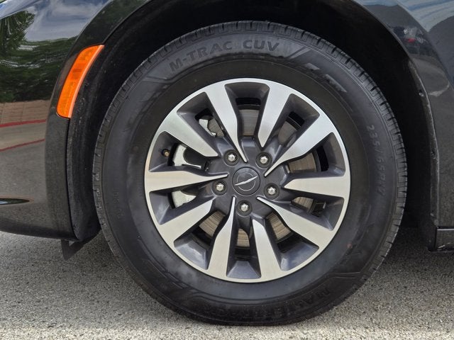 2023 Chrysler Pacifica Hybrid Touring L