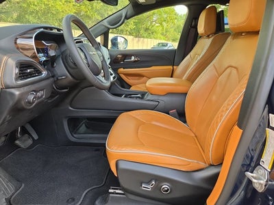 2022 Chrysler Pacifica Hybrid Pinnacle