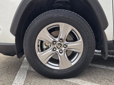 2025 Toyota RAV4 XLE