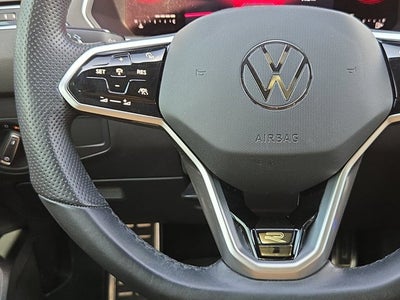 2022 Volkswagen Tiguan SE R-Line Black