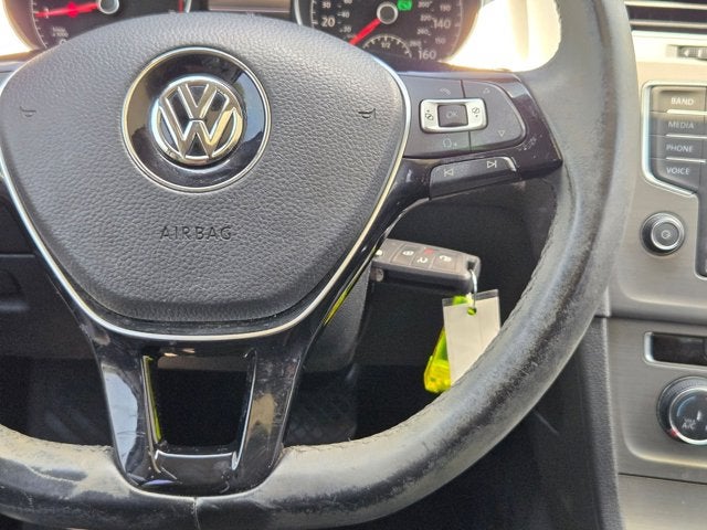 2016 Volkswagen Golf Base