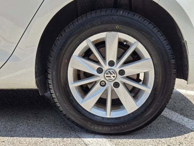 2016 Volkswagen Golf Base