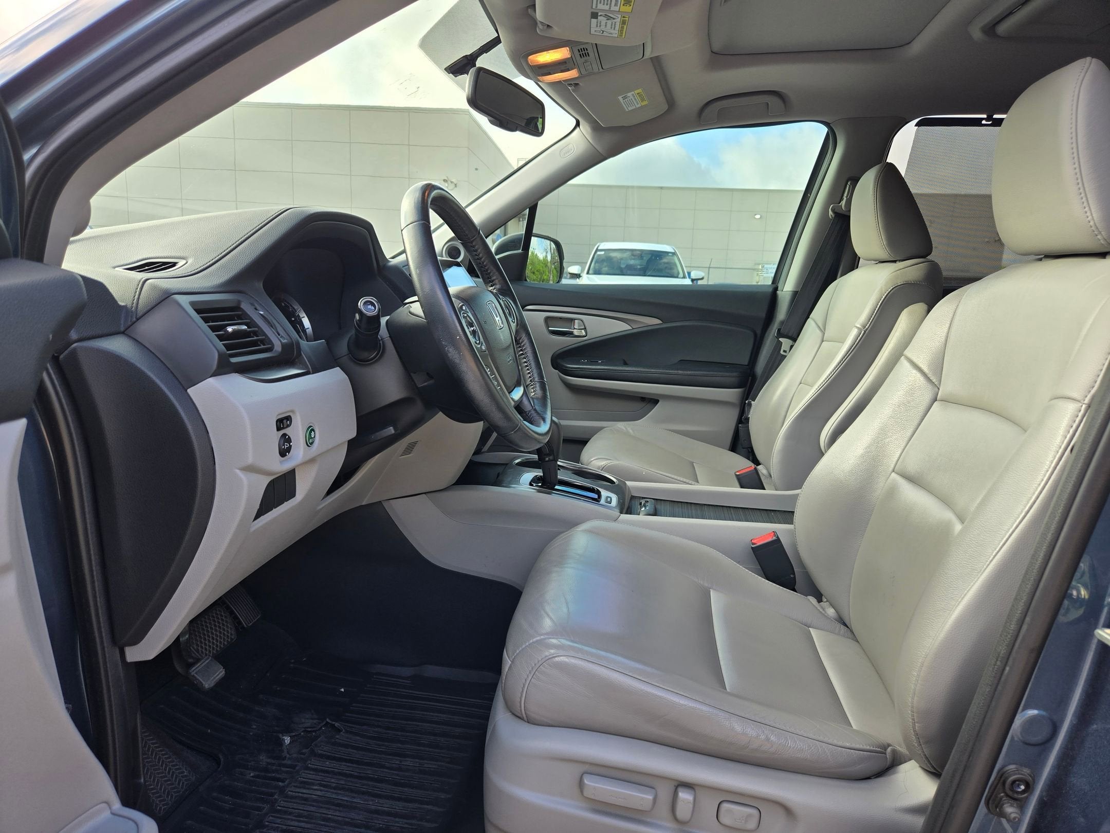 2016 Honda Pilot 2WD EX-L with Rear Entertainment System