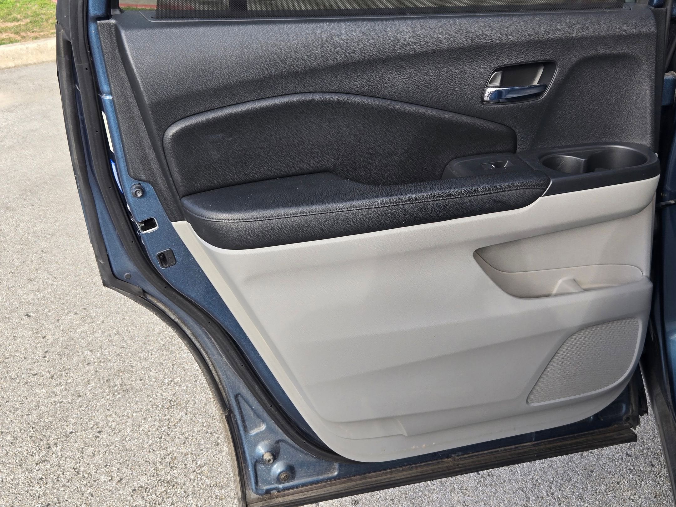 2016 Honda Pilot 2WD EX-L with Rear Entertainment System