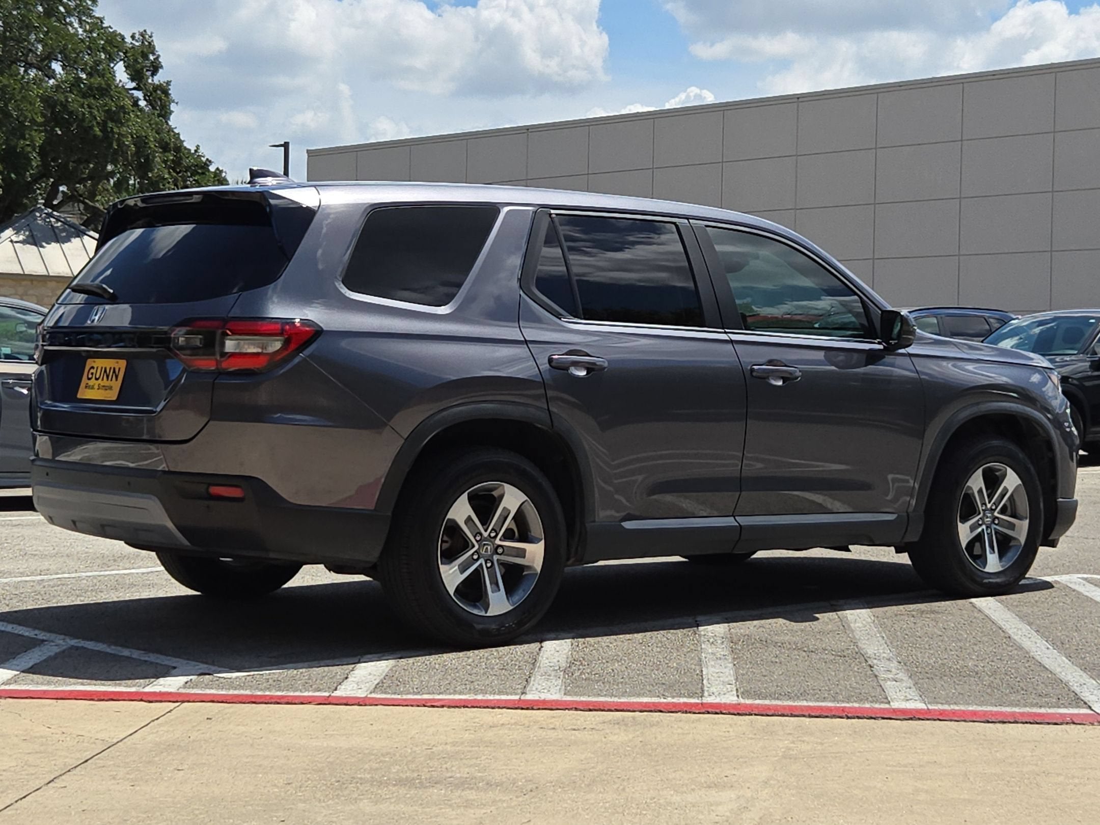 2023 Honda Pilot EX-L 8 Passenger