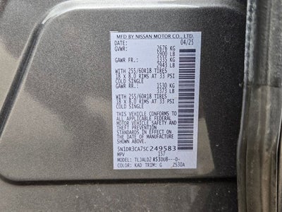 2025 Nissan Pathfinder SL