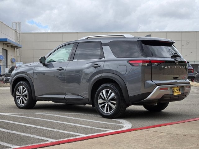 2025 Nissan Pathfinder SL