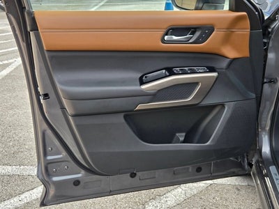 2025 Nissan Pathfinder Platinum